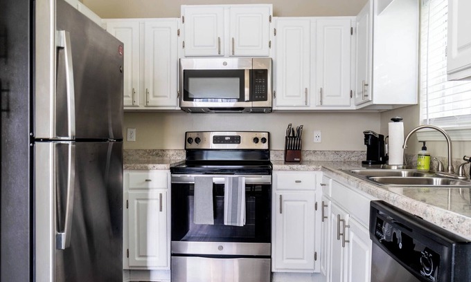Winston - Salem Apartment | The Winston I - 8718