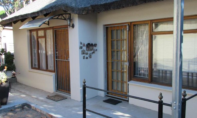 Stellenbosch Apartment | the Worm Hole Garden Cottage