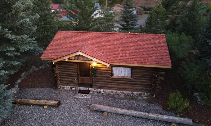Dubois Cabin | The Yellowstone Cabin