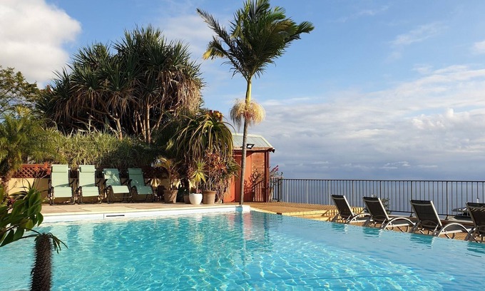 Piton Saint-Leu Apartment | The Ylang Ylang **** Studio comfort, sea view, pool & spa