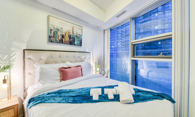 Toronto Entertainment District Apartment | The York Suites