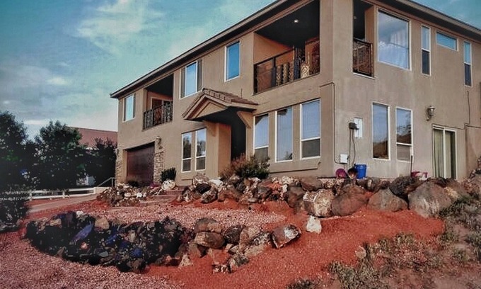 Hurricane Apartment | The Zion Home: 4-Private Bedrooms & Private Baths - Accommodates up to 10 Guest