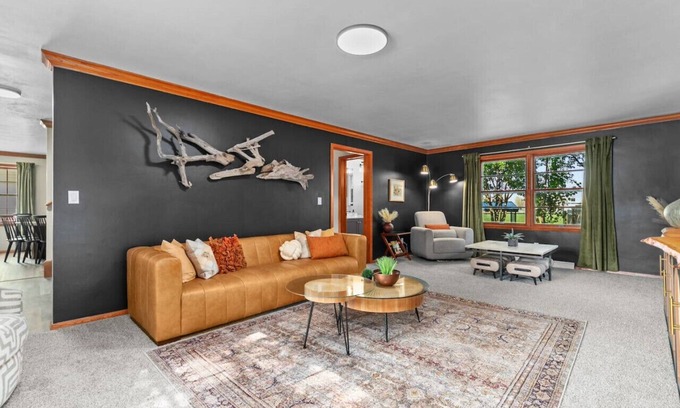 Appleton House | Theatre Room|Firepit|Grill|Waffle bar|Pets!
