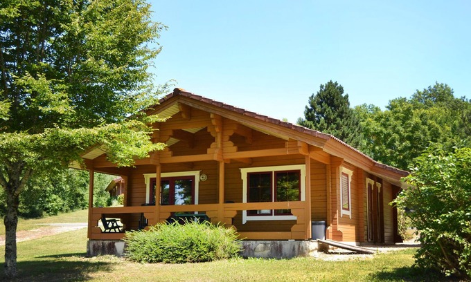 Mauroux House | These tastefully decorated chalets are located in a very well-kept vacation village in a hilly and w