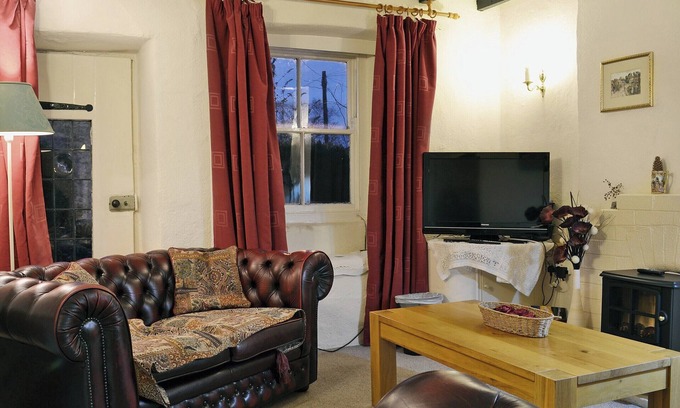 Sheffield Cottage | This 18th-century cottage is on the edge of the Peak District.