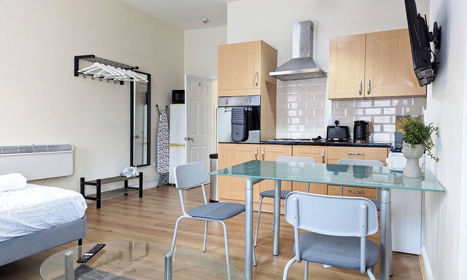 Anfield Apartment | This apartment is a 1 bedroom(s), 1 bathrooms, located in Liverpool, England.