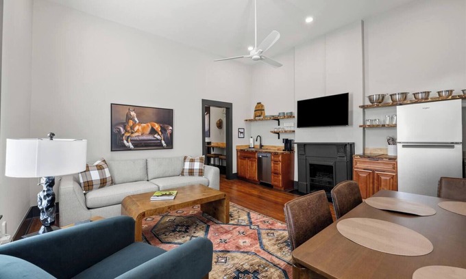 Frankfort Apartment | This apartment is a 2 bedroom(s), 1 bathrooms, located in Frankfort, KY.