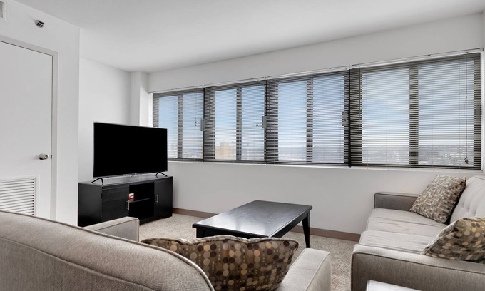 Downtown Harrisburg Apartment | This apartment is a 1 bedroom(s), 1 bathrooms, located in Harrisburg, PA.