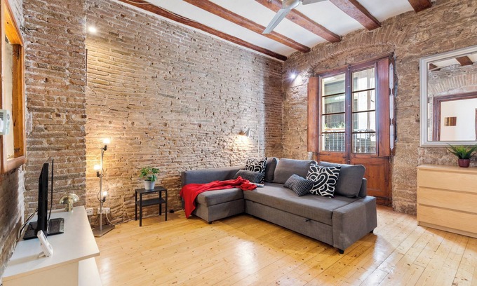 La Ribera Apartment | This beautifully designed 2-bedroom apartment is located in the vibrant El Born neighborhood.