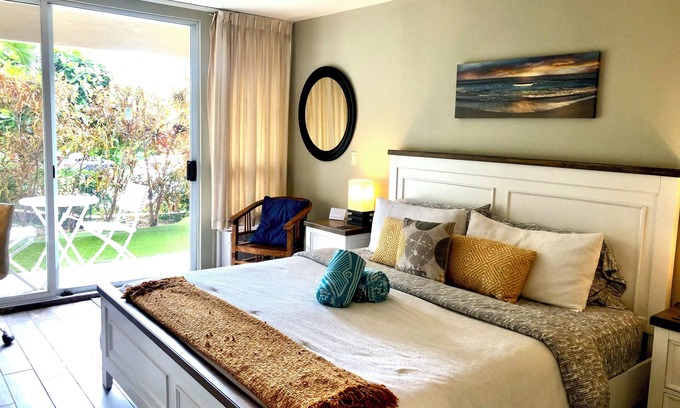 Kihei Condo | This Blue Sky Escapes Studio Beachside condo/Walkout to Hot tub, Pool and BBQs