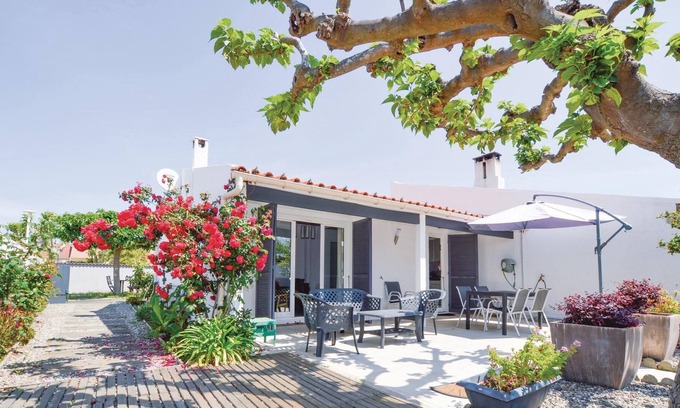 La Marana House | This charming house half is located only 50 m from the fine sandy beach Marana.