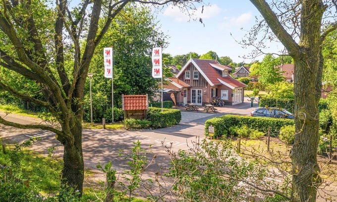 Hoge Hexel House | This comfortable luxury villa is located in the Buitengoed Het Lageveld vacation park.