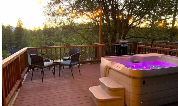 Big Bear Lake House | This cozy gem is in the perfect location to relax and create amazing memories!