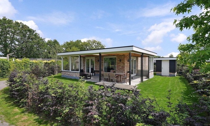 Ouddorp House | This holiday home combines luxury and comfort with a tranquil location in the charming Alexanderpark, perfect for a relaxing vacation.