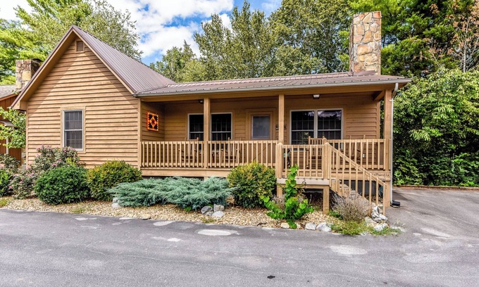 Townsend Cabin | This home is located on a beautiful golf course community and has a view