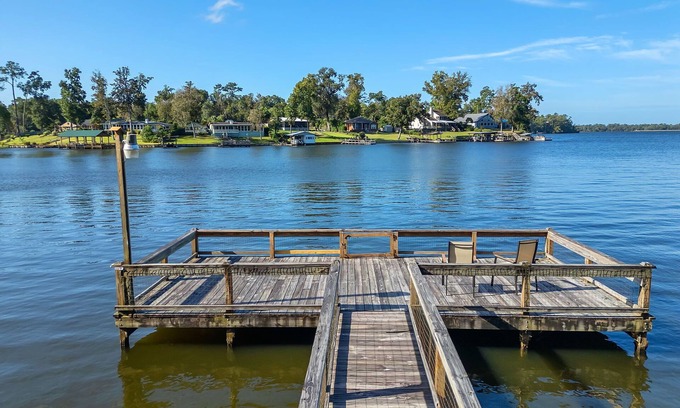 Telogia House | This home is truly exceptional! Stay at the newly updated White Pelican!