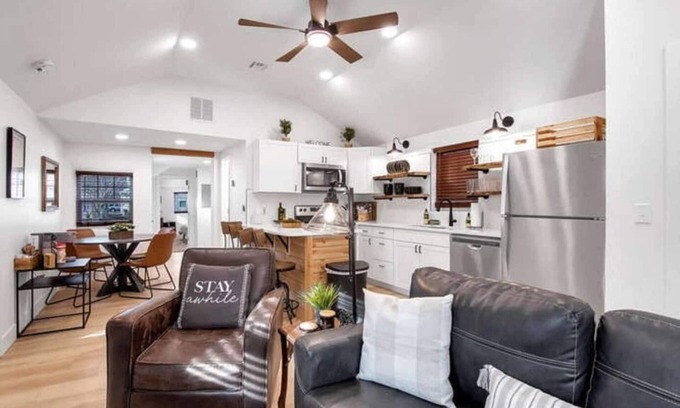 Wichita House | This house is a 2 bedroom(s), 1 bathrooms, located in Wichita, KS.