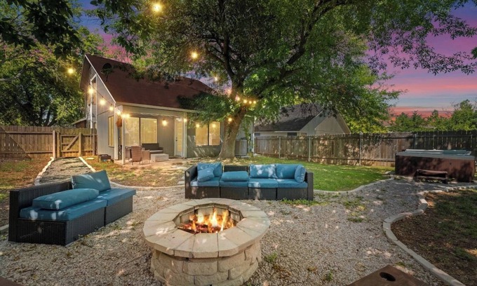 Wells Branch House | This house is a 3 bedroom(s), 2 bathrooms, located in Austin, TX.
