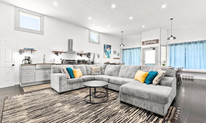 Oconto House | This house is a 4 bedroom(s), 1 bathrooms, located in Oconto, WI.