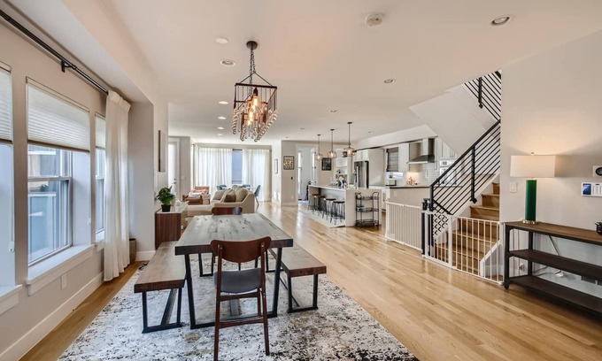 Sloan Lake House | This house is a 5 bedroom(s), 4 bathrooms, located in Denver, CO.
