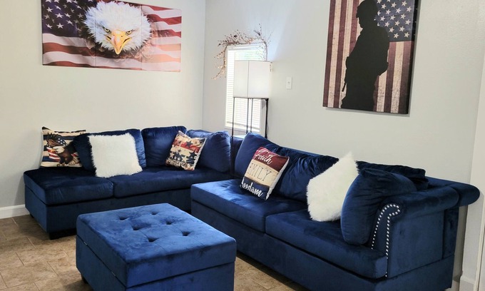 Lackland AFB House | This is a cozy Military/USA themed home by Lackland AFB . 4 Bedroom, 1 Bath.