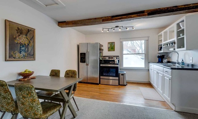 Nashville Apartment | This loft is a 1 bedroom(s), 1 bathrooms, located in Nashville, TN.