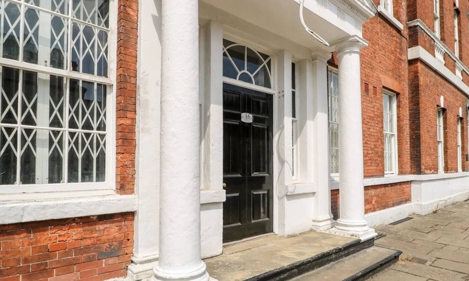 Wakefield Apartment | This serviced apartment is a 1 bedroom(s), 1 bathrooms, located in West Yorkshire, England.
