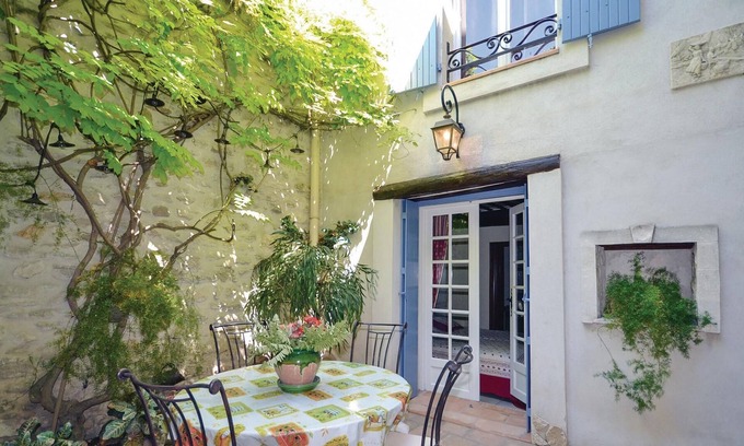 Caumont-sur-Durance House | This three bedroom holiday home is wonderfully located in Provence.