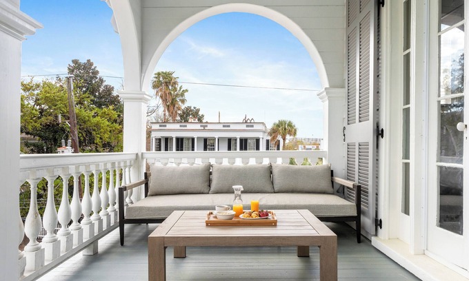 Charleston Historic District Apartment | Thomas Waring House Suite A | History Made Here