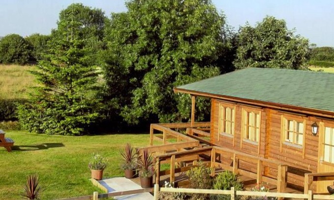 Liverton Cabin | THORNLEA LOG CABIN, pet friendly, with a garden in Danby