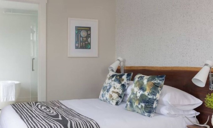 Stowe Area Hotel | Thoughtfully Designed Vermont-Inspired Room Perfect for Adventurers in Stowe