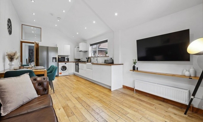 Cambridge Apartment | Three-Bed Duplex Apartment
