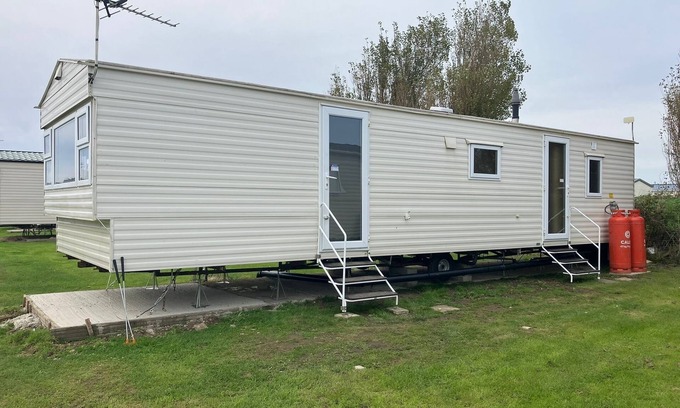 Camber House | Three Bedroom Caravan in Camber Sands Holiday Park