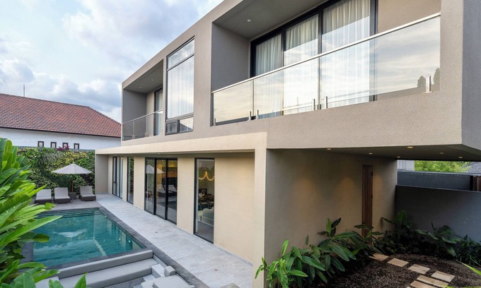 Pererenan Villa | Three-bedroom Private pool Villa Trident - 2 in Batu Bolong
