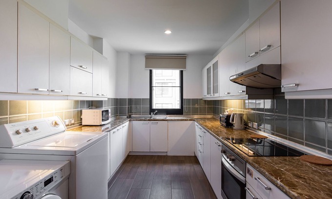 Chidlom Apartment | Three Bedroom Suite (225 Sqm)