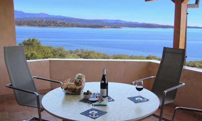 Porto-Vecchio House | Three-flag house with a view of the Gulf of Porto-Vecchio/quiet location