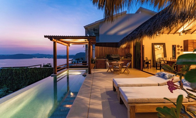 Santa Maria Huatulco Villa | Three King Suites, Private Pool, Massage Room & Panoramic Ocean Views