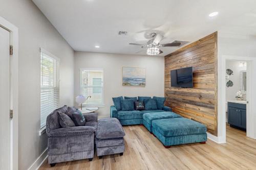 Fulton House | Three Palms By The Bay
