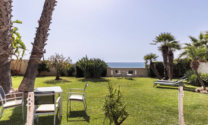Eastern Sicily Apartment | Three-room apartment by the sea in a great location