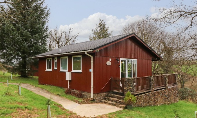 Woolfardisworthy Cottage | THREE SQUIRRELS - LODGE 14, pet friendly in Woolfardisworthy