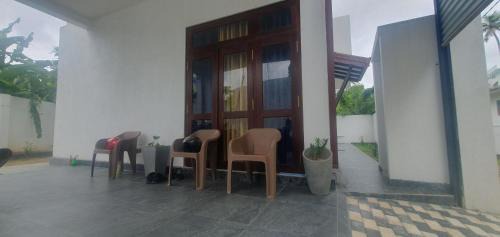 Kamburugamuwa Hotel | Thudella Gust