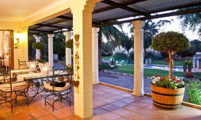 Oudtshoorn House | Thylitshia Villa