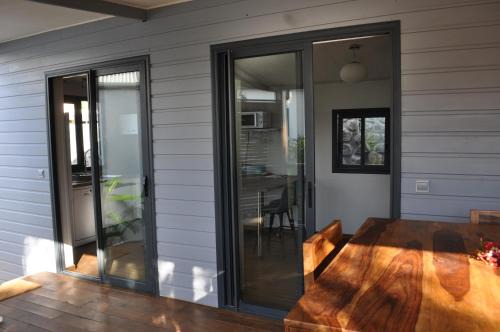 Saint-Paul Apartment | Ti Joli Caz en Bois