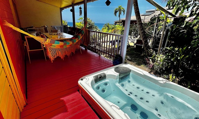 Bouillante Apartment | Ti Kaz Coco Jungle Jacuzzi & sea view