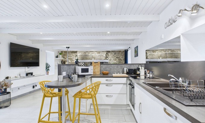 Plouguerneau Ski Chalet | Ti Venan - House facing Ile Venan for 2 people