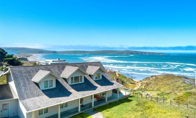 Dillon Beach House | TidePool~Relaxing Coastal Getaway! Walk to Beach!Decks!HtTb/GmRm/PupOK/WiFi