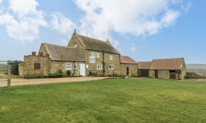 Saltburn-by-the-Sea Cottage | TIDKINHOW FARM, pet friendly, with open fire in Guisborough