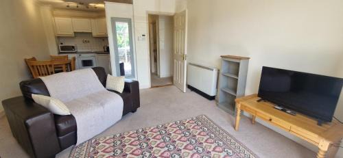 Cork Apartment | Tidy Spacious & Quiet 2BD on Edge of Cork City