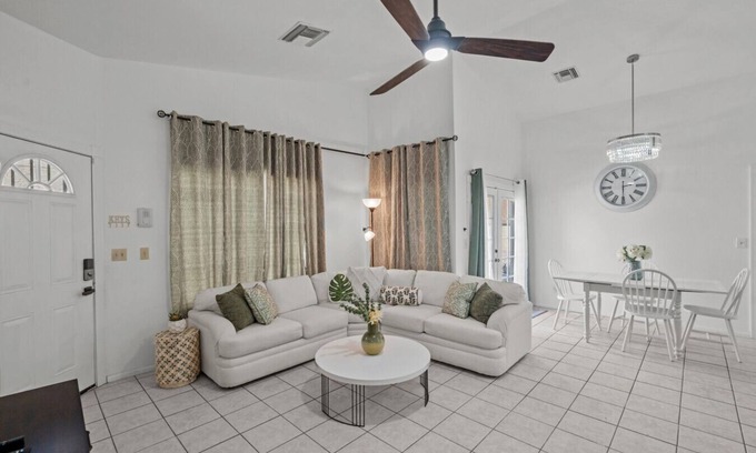 Drexel Heights Apartment | Tidy Townhome near Casino Del Sol