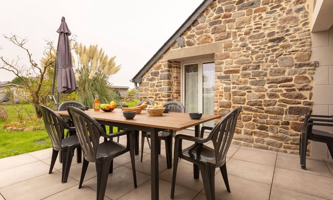 Cherrueix House | Tiegezh by Interhome